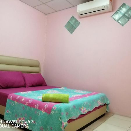 Layla Inn 峇株巴辖 外观 照片