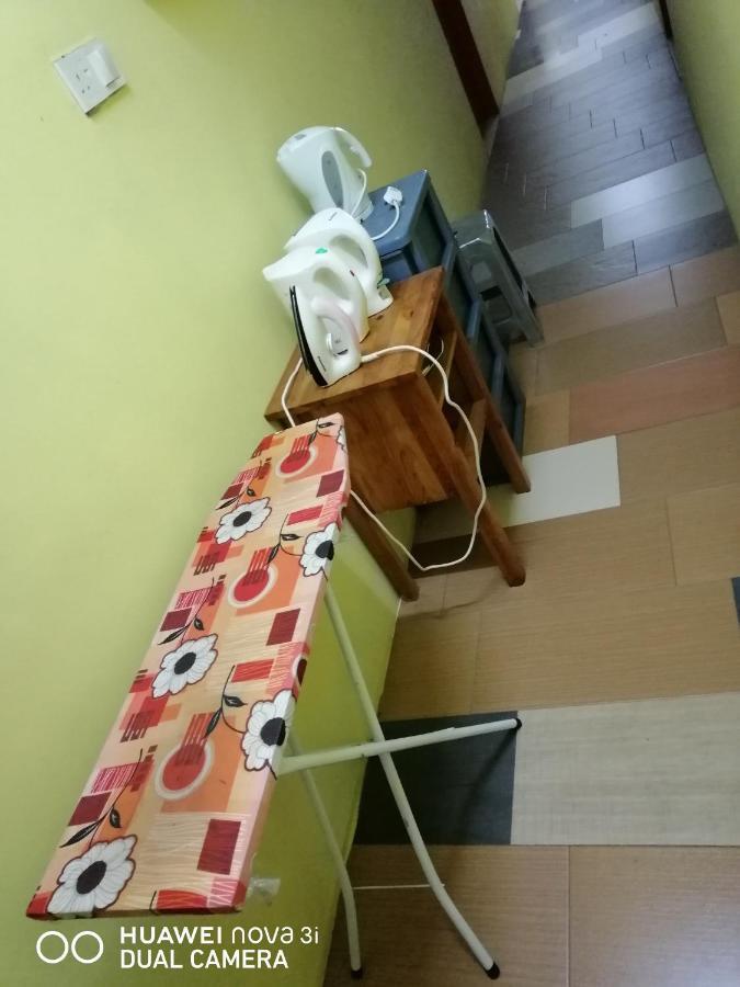 Layla Inn 峇株巴辖 外观 照片